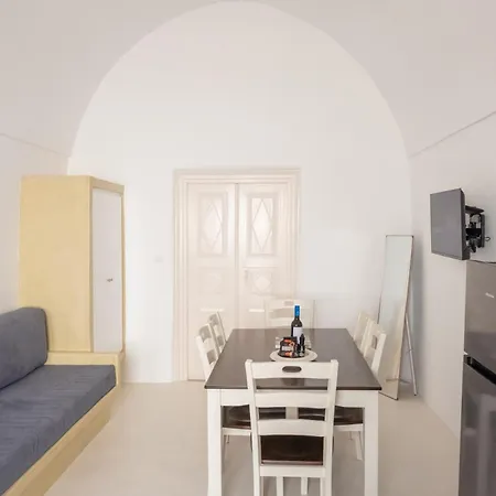 Дом отдыха 1912 Heritage Santorini, Main Square Мегалохори